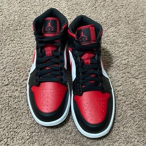 Air Jordan 1 Mid size 9